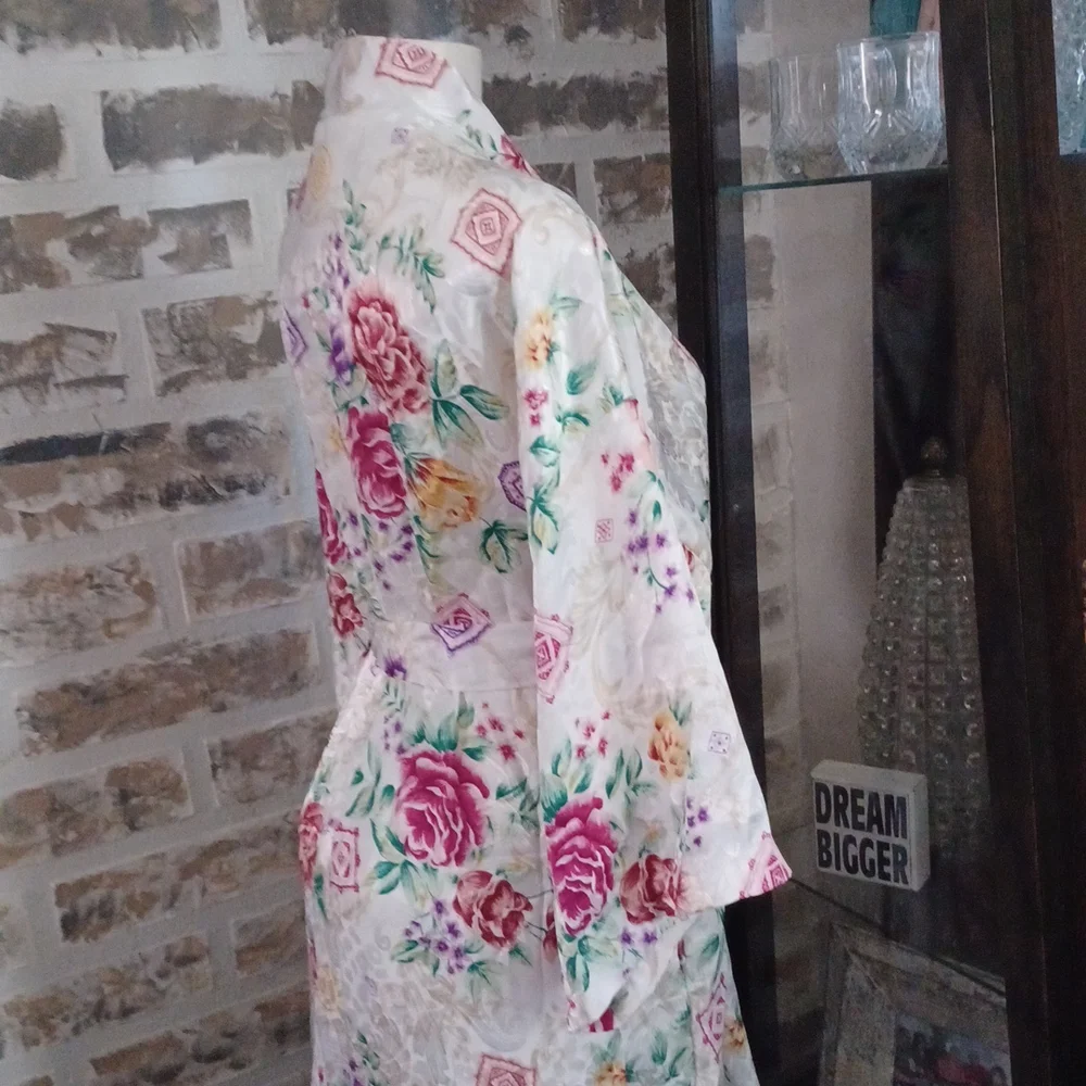 L.A. Intimates Robe - Picture 5 of 7